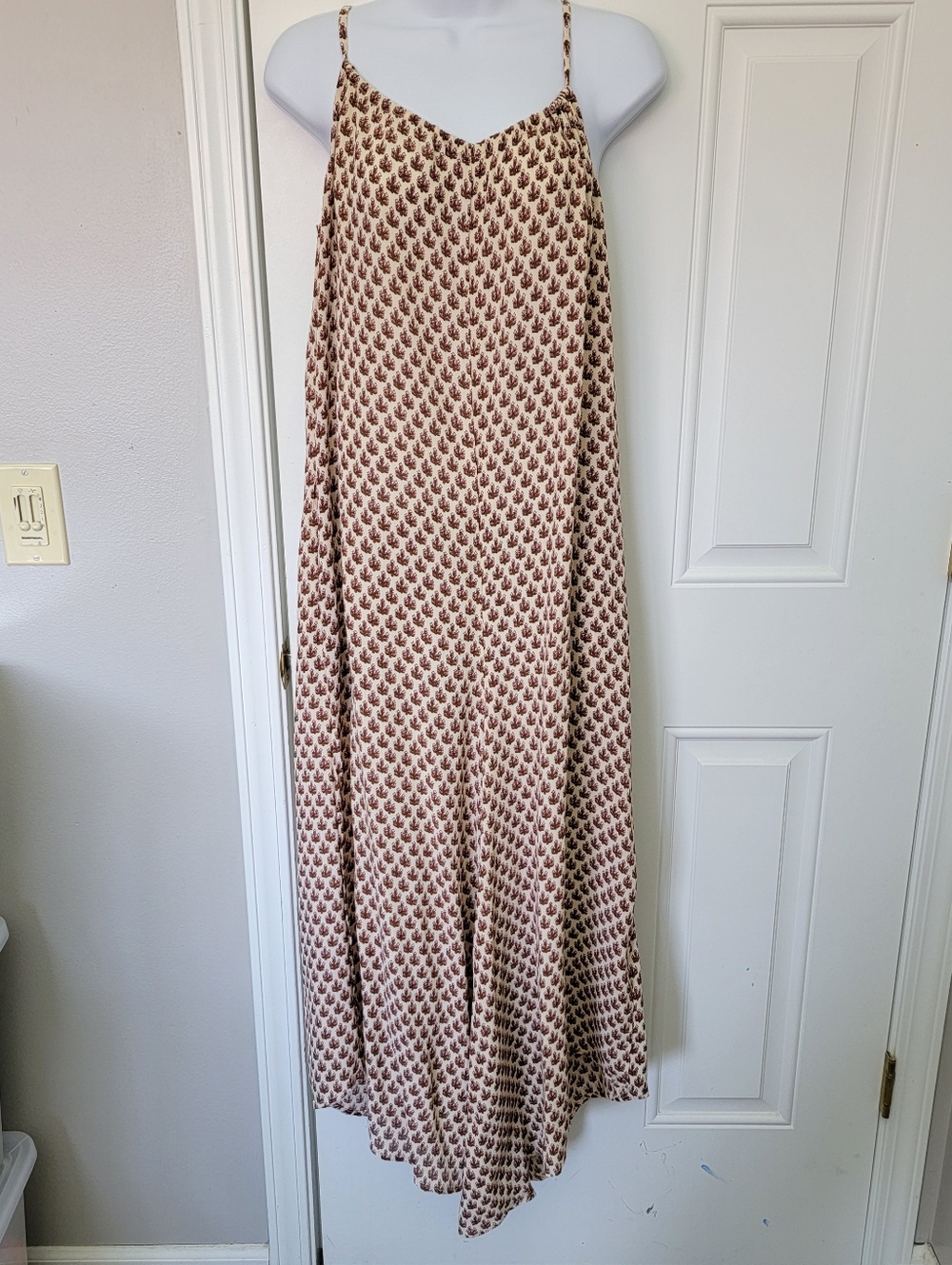 Bishop And Young Sleeveless Cream Brown Print Wide Leg Flowy Jumpsuit Pockets L